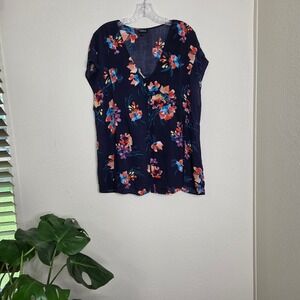 3 / $30 Torrid Floral Button Down Top V Neck Short Sleeve Blouse‎ 1X Navy FLAWED